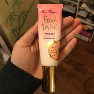 Peach Perfect Comfort Matte Foundation